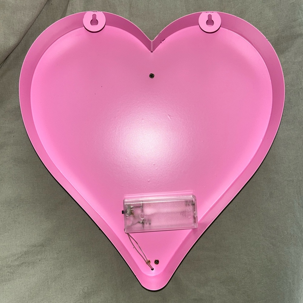 Heart LED light  💡🩷 - Picture 2 of 3